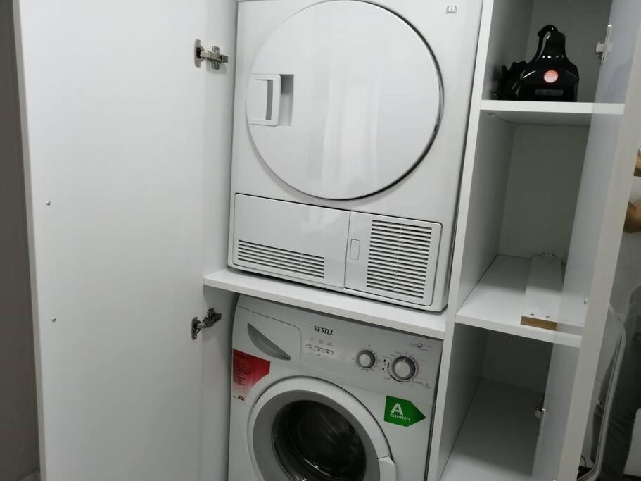 Apartament Sisli Apartment, 2 Bedrooms, 250 M Metro, New Modern Istanbul