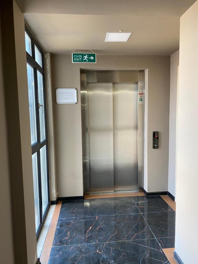 Sisli Apartment, 2 Bedrooms, 250 M Metro, New Modern Appartamento *